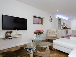 Live in Leeds Sky Penthouse