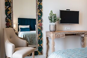 Avra Apartments Kolymbari Harbour