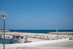 Avra Apartments Kolymbari Harbour