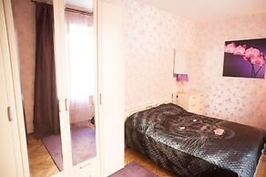 Old Flat Apartments 7