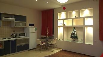 Old Flat Apartments Degtyarniy