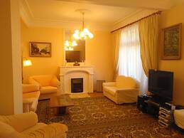 Lakshmi Club Apartment 3-bedroom