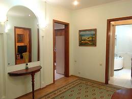 Lakshmi Club Apartment 3-bedroom