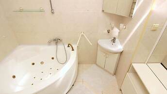 Lakshmi Club Apartment 3-bedroom