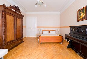 City of Rivers near Hermitage 4 Rooms