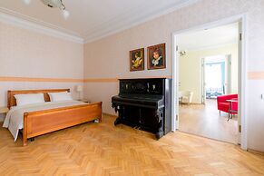 City of Rivers near Hermitage 4 Rooms