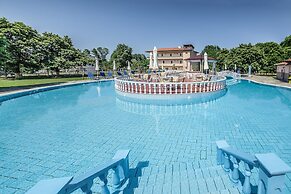 Sintrivanis Beach Resort