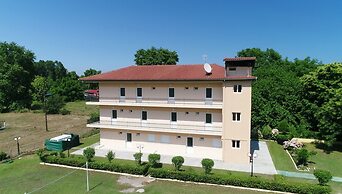 Sintrivanis Beach Resort