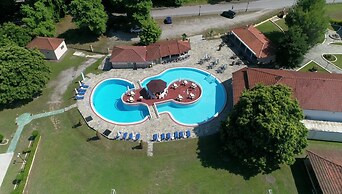 Sintrivanis Beach Resort