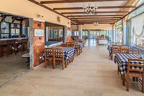 Sintrivanis Beach Resort