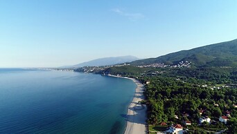 Sintrivanis Beach Resort