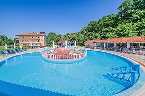 Sintrivanis Beach Resort