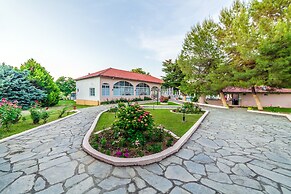 Sintrivanis Beach Resort