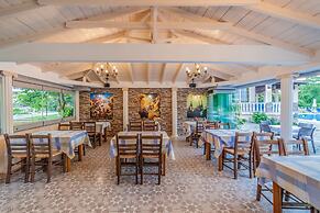 Sintrivanis Beach Resort