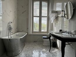 Manor House Lindley