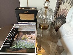 Manor House Lindley