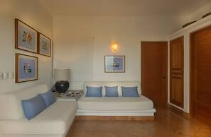 Mi Otra Casa - Adults Only