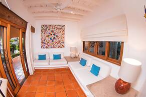 Mi Otra Casa - Adults Only