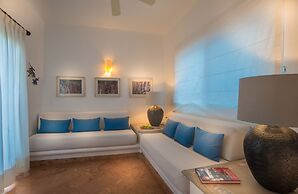 Mi Otra Casa - Adults Only