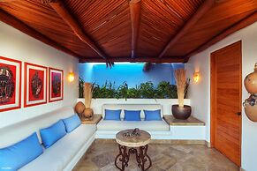 Mi Otra Casa - Adults Only