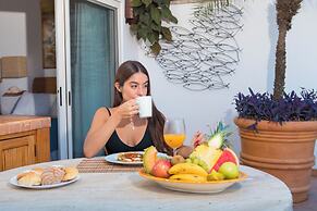 Mi Otra Casa - Adults Only