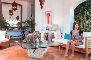 Mi Otra Casa - Adults Only