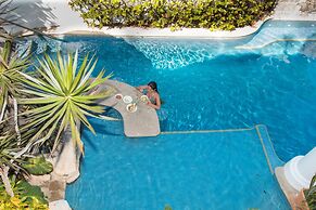 Mi Otra Casa - Adults Only