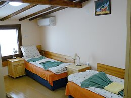 Hotel Varusha