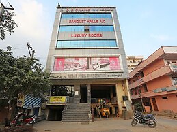 OYO 10188 Hotel DS Grand Inn