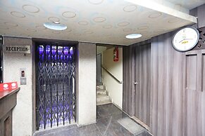 OYO 10188 Hotel DS Grand Inn