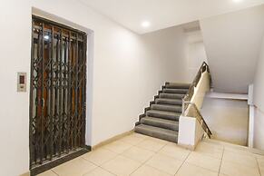 OYO 10235 Oyster Transit Hotels