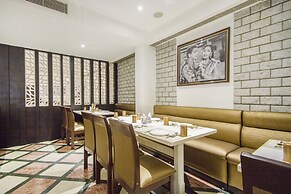 OYO 10209 Hotel AVS Sweet Magic