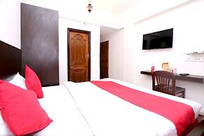 OYO 9305 Hotel Dwarika Inn