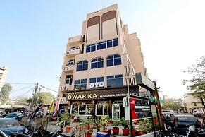 OYO 9305 Hotel Dwarika Inn