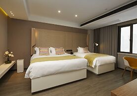 Campanile Yangzhou Slender West Lake