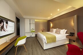 Campanile Yangzhou Slender West Lake