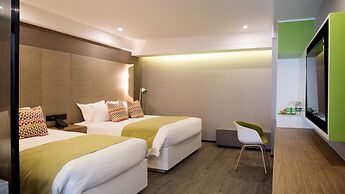 Campanile Yangzhou Slender West Lake