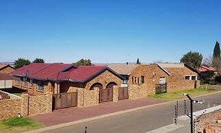 Ekuthuleni Guest house vosloorus