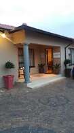 Ekuthuleni Guest house vosloorus