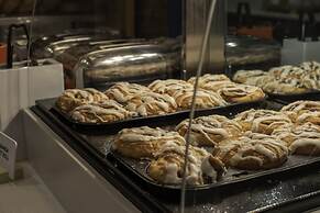 Holiday Inn Express & Suites Tonawanda - Buffalo Area by IHG