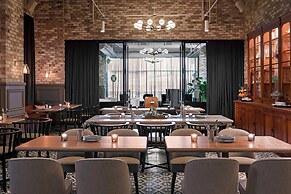 Hotel Zachary Chicago, a Tribute Portfolio Hotel