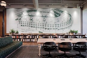 Hotel Zachary Chicago, a Tribute Portfolio Hotel