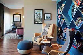 Hotel Zachary Chicago, a Tribute Portfolio Hotel
