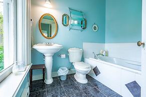 Amethyst Inn at Regents Park