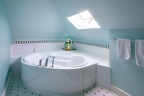 Amethyst Inn at Regents Park