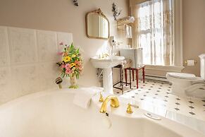 Amethyst Inn at Regents Park