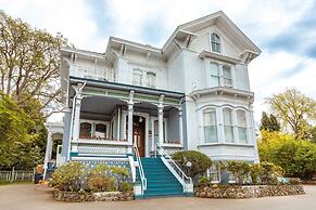 Amethyst Inn at Regents Park