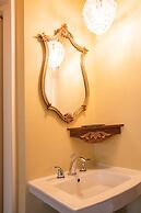 Amethyst Inn at Regents Park