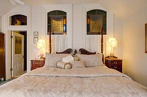 Amethyst Inn at Regents Park