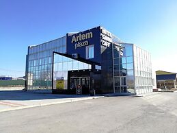 Artem-Plaza - Hostel